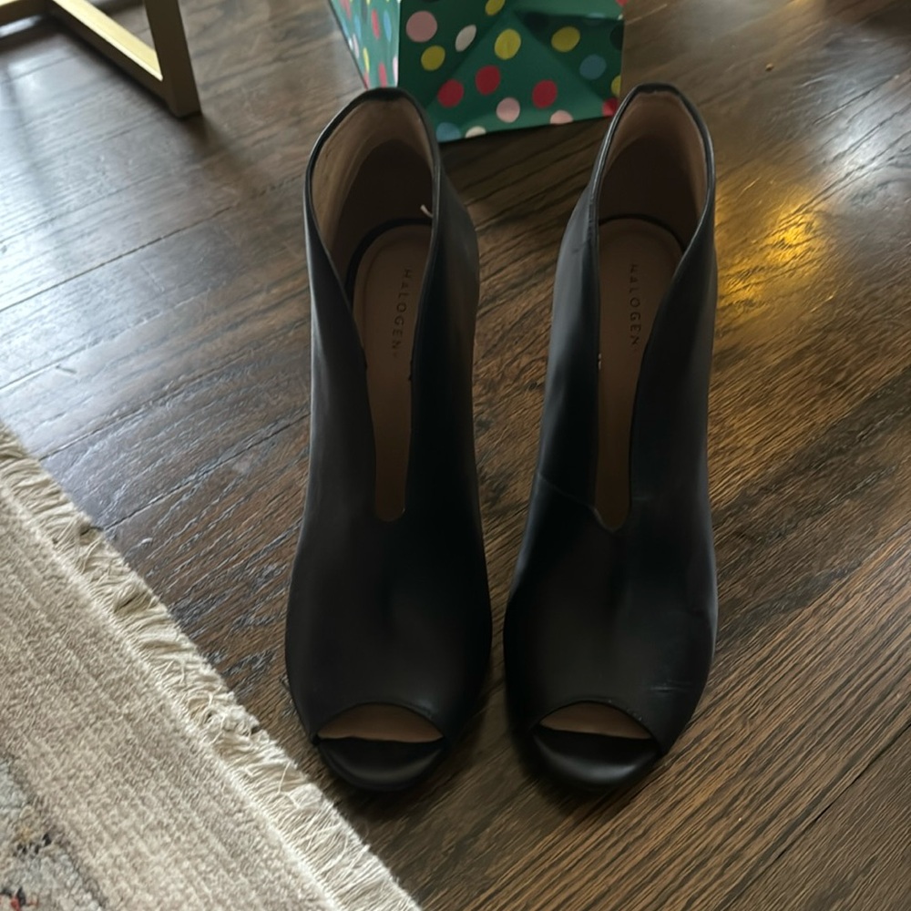 Halogen open toed bootie in like new condition